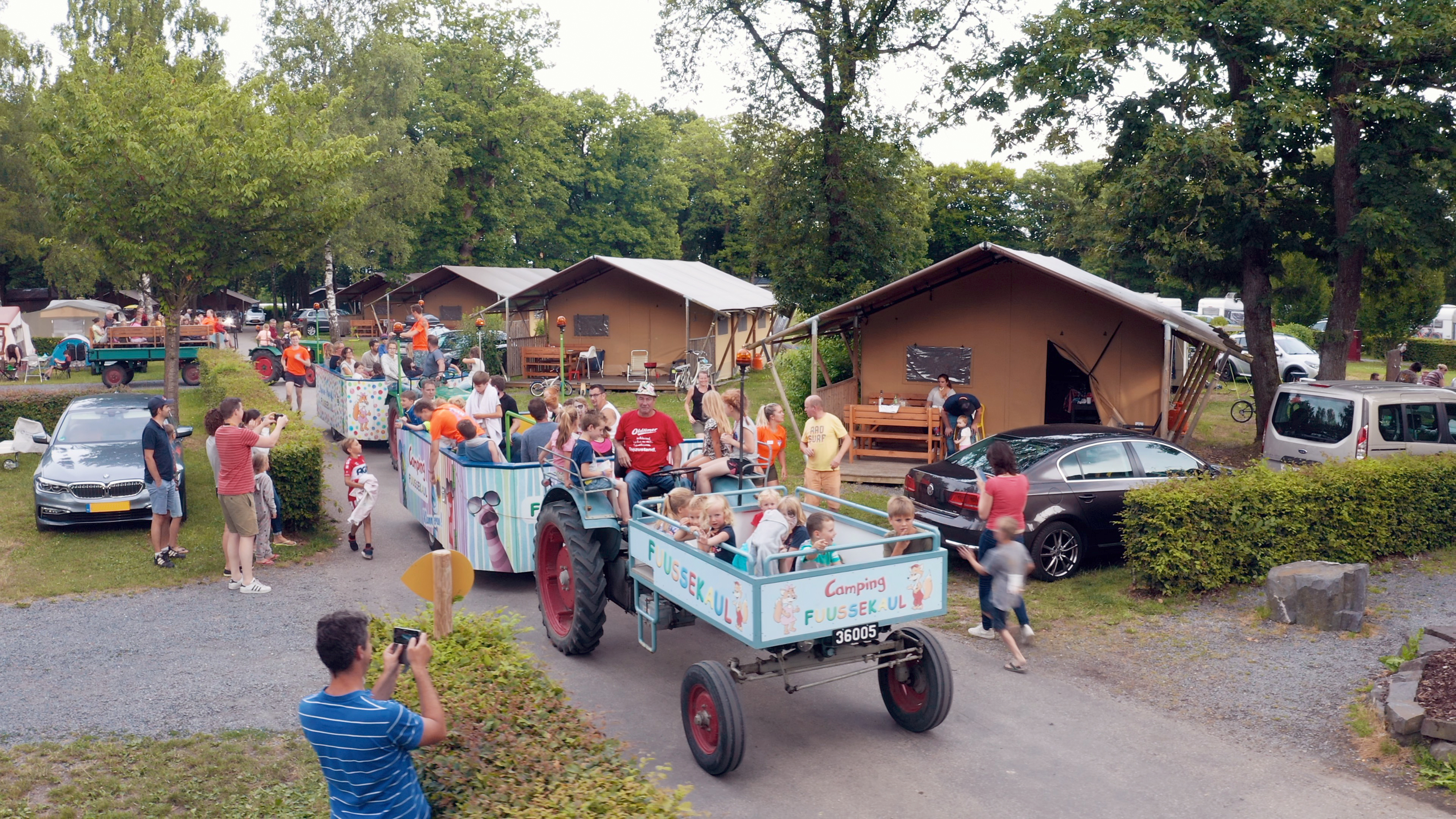 tractor-kidsanimation-traktor-kinderanimation-tractor-kinderanimatie-tractor-trekker-animationpourenfants-camping-fuussekaul-luxembourg-luxemburg.jpg