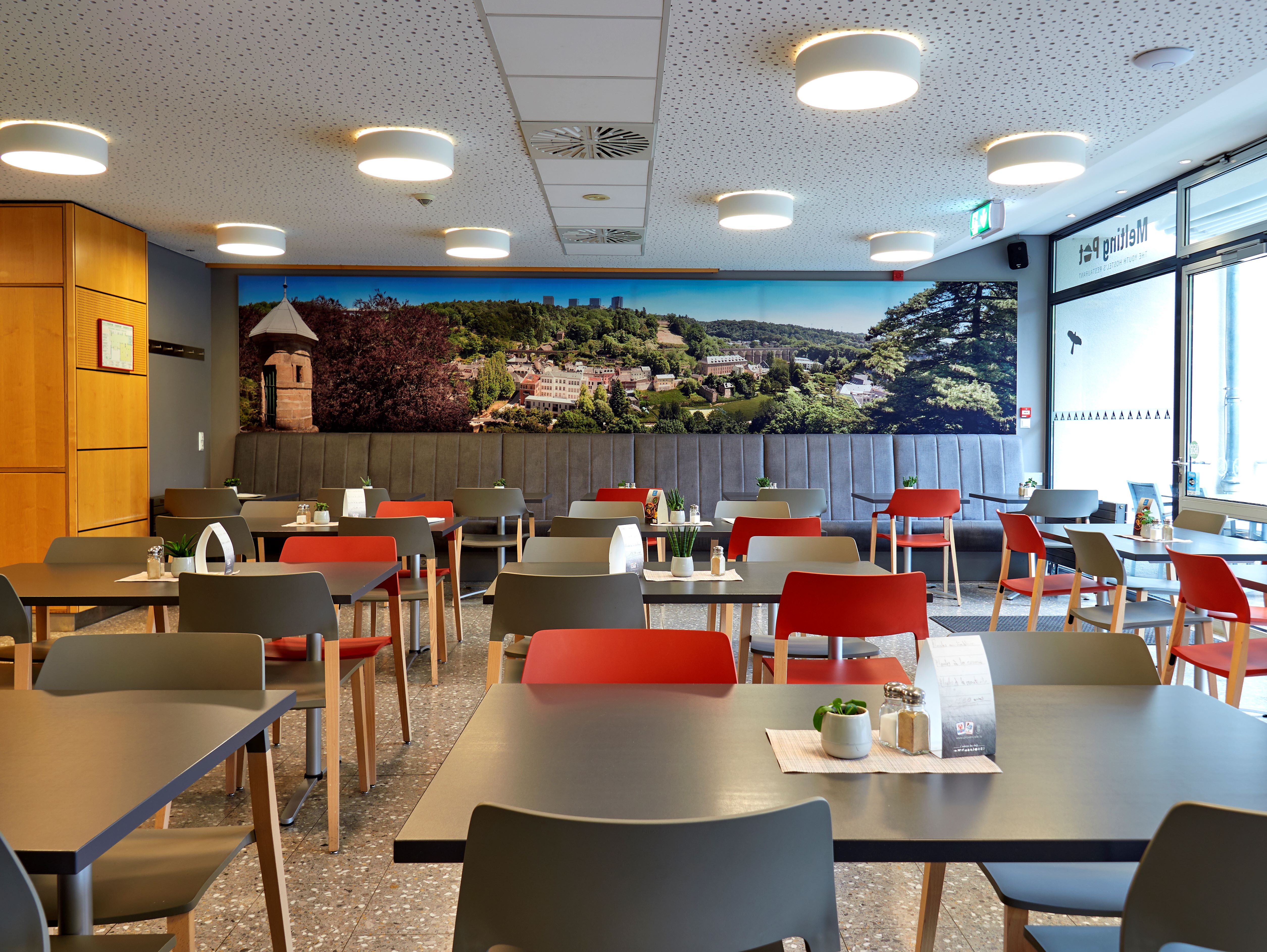 youth-hostel-luxembourg-city-restaurant-melting-pot-24.jpg